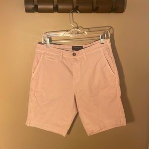 AE Men’s Pink Khaki Shorts 32 Waist